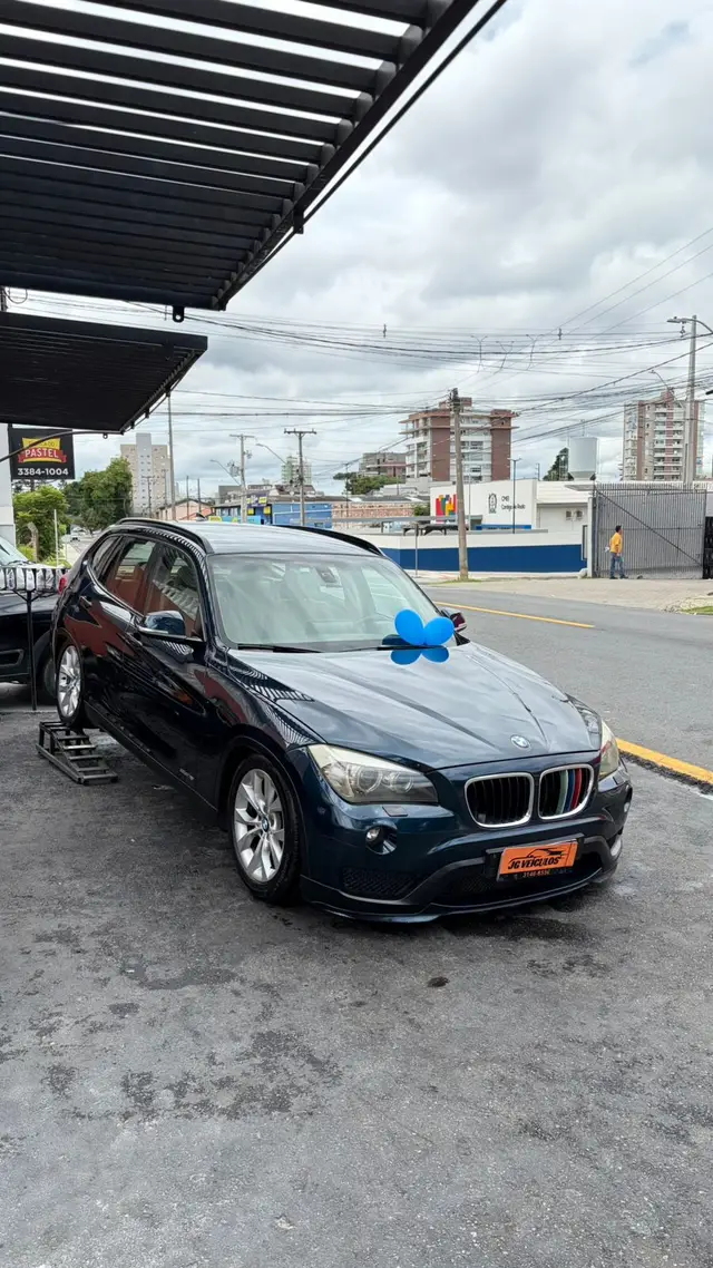 Carro BMW X1 2014 2.0 sDrive18i Top (aut)