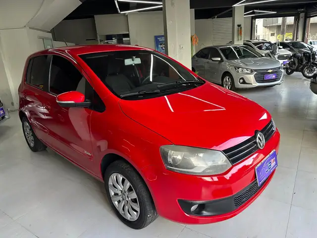 Carro Volkswagen Fox 2014 1.0 TEC (Flex) 4p