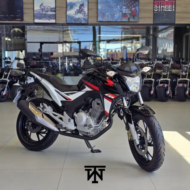 Moto Honda CB 250F Twister 2017 Standard