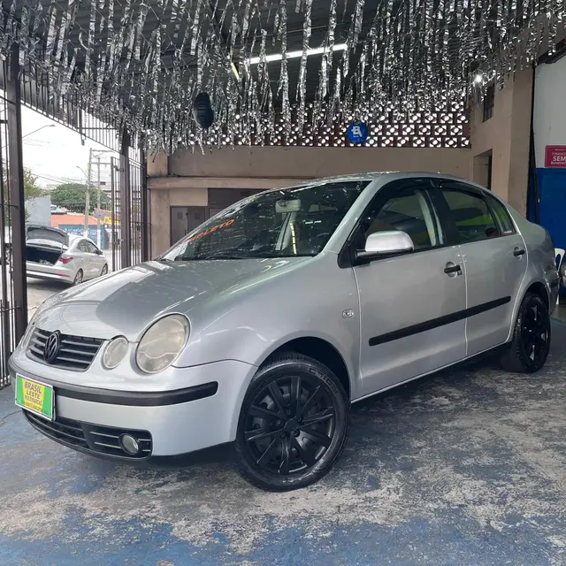 Carro Volkswagen Polo Sedan 2005 1.6 8V (Flex)