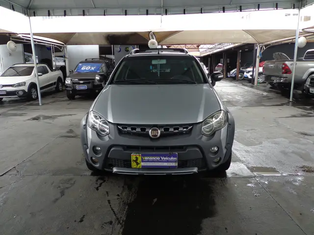 Carro Fiat Strada 2016 Adventure 1.8 16V (Flex) (Cabine Estendida)