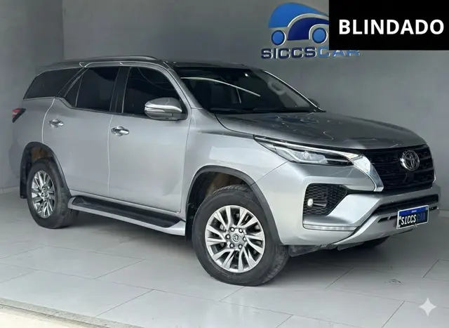 Carro Toyota SW4 2021 SRX 2.8 turbodiesel 7L 4x4 (Aut)