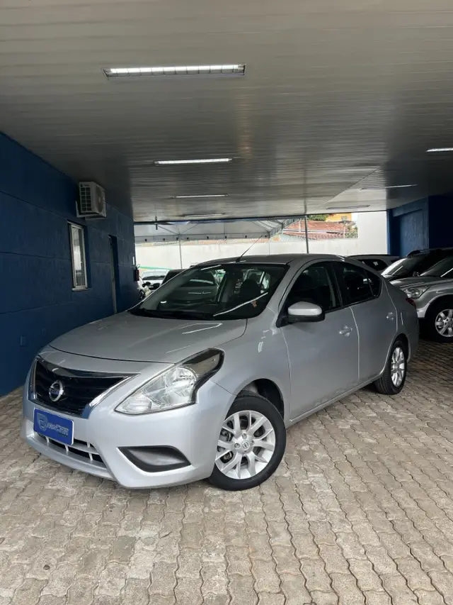 Carro Nissan Versa 2017 1.6 16V SV FlexStart CVT (Flex)