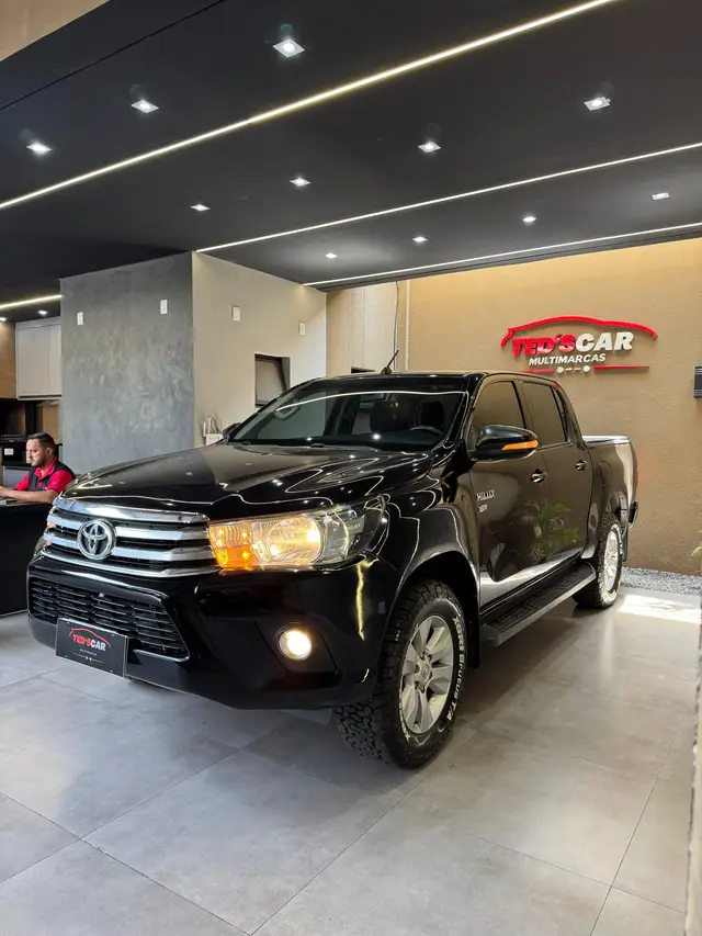 Carro Toyota Hilux Cabine Dupla 2017 Hilux 2.7 SR CD 4x2 (Flex) (Aut)