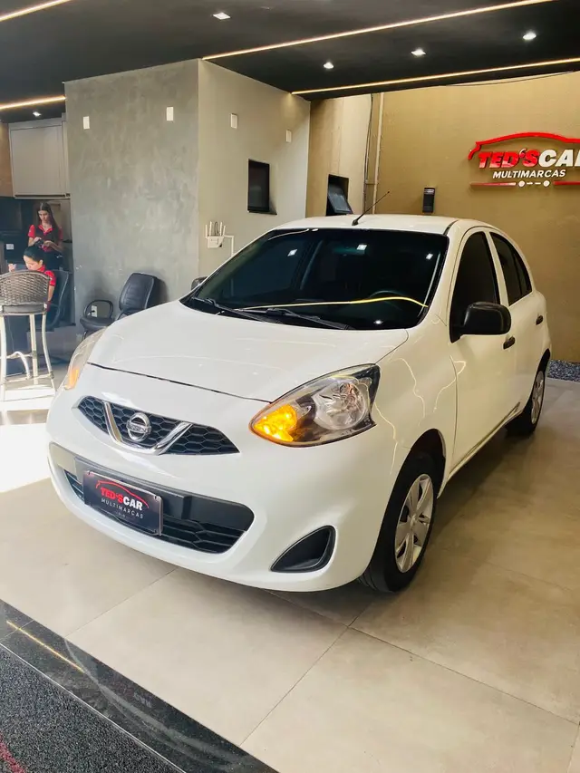 Carro Nissan March 2016 1.0 12V S (Flex)