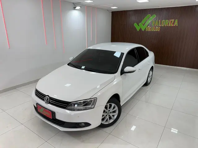 Carro Volkswagen Jetta 2014 2.0 Comfortline Tiptronic (Flex)