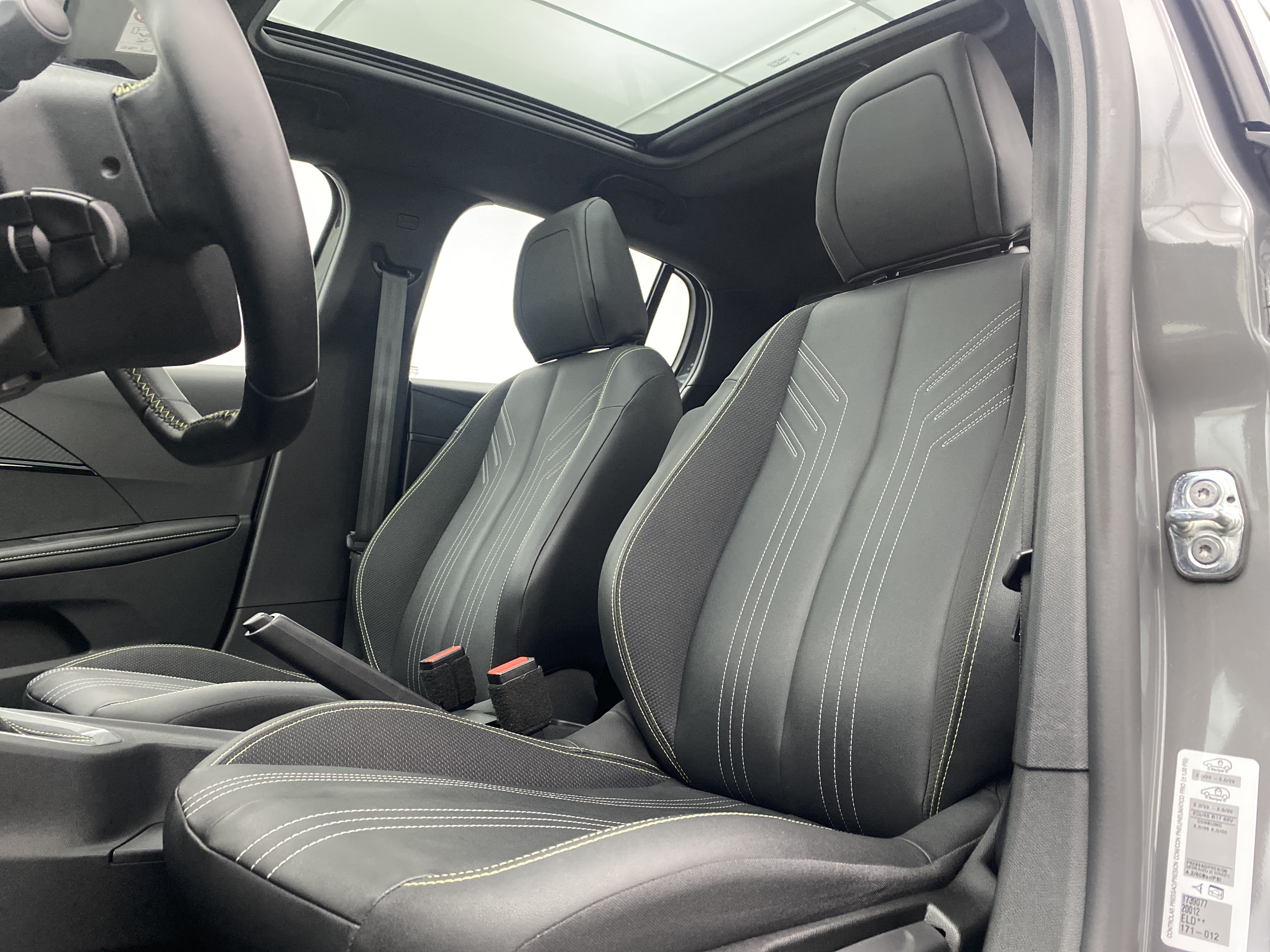 peugeot 208 gt 1.0 at