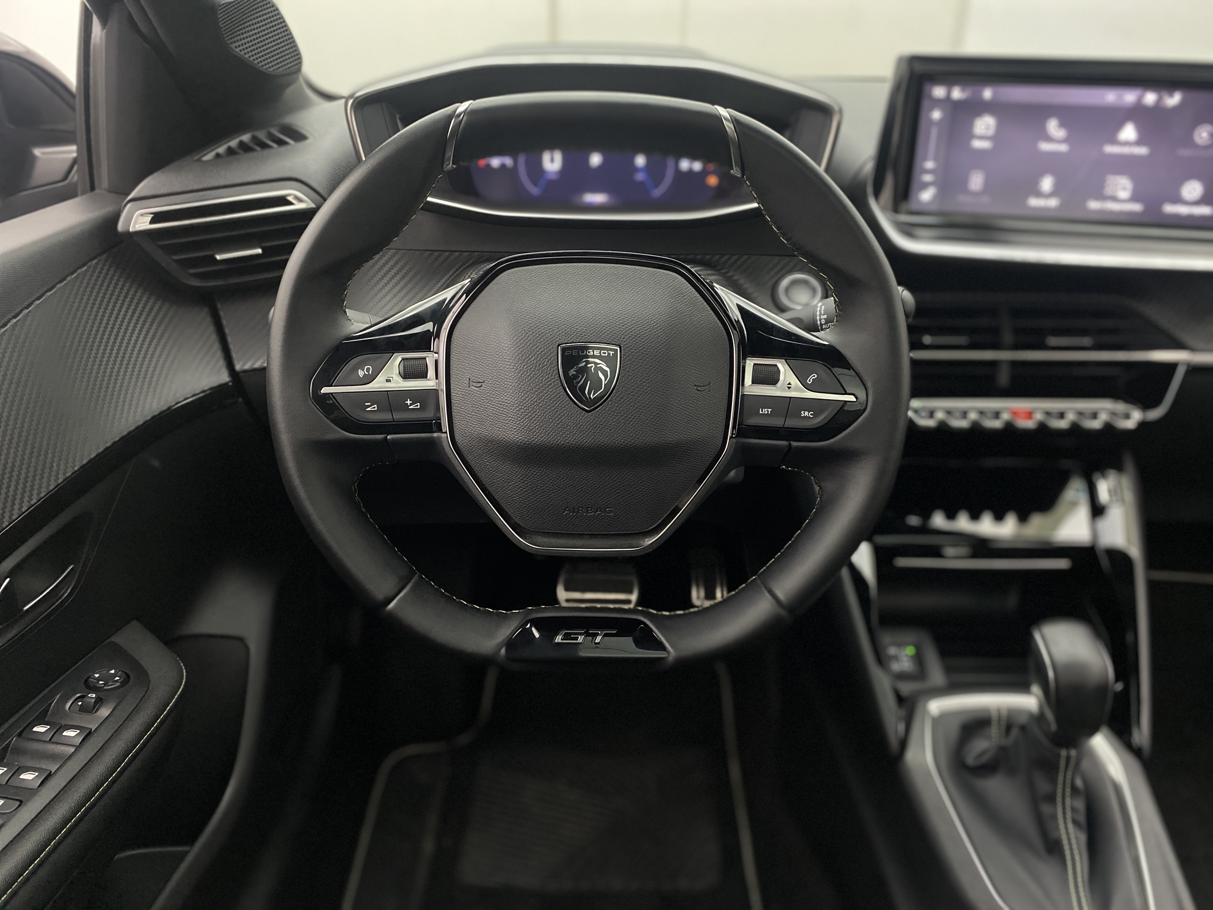 peugeot 208 gt 1.0 at