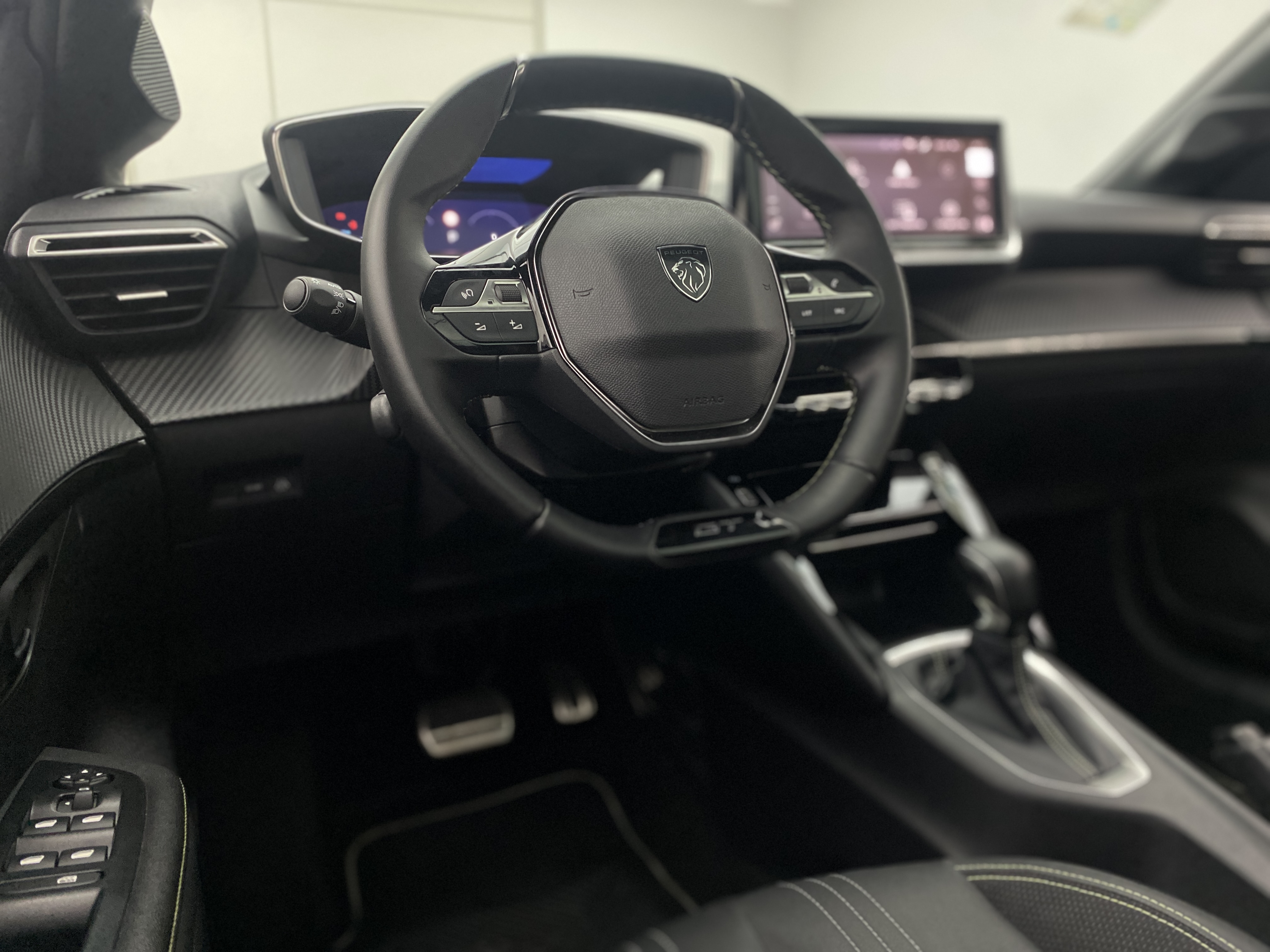 peugeot 208 gt 1.0 at