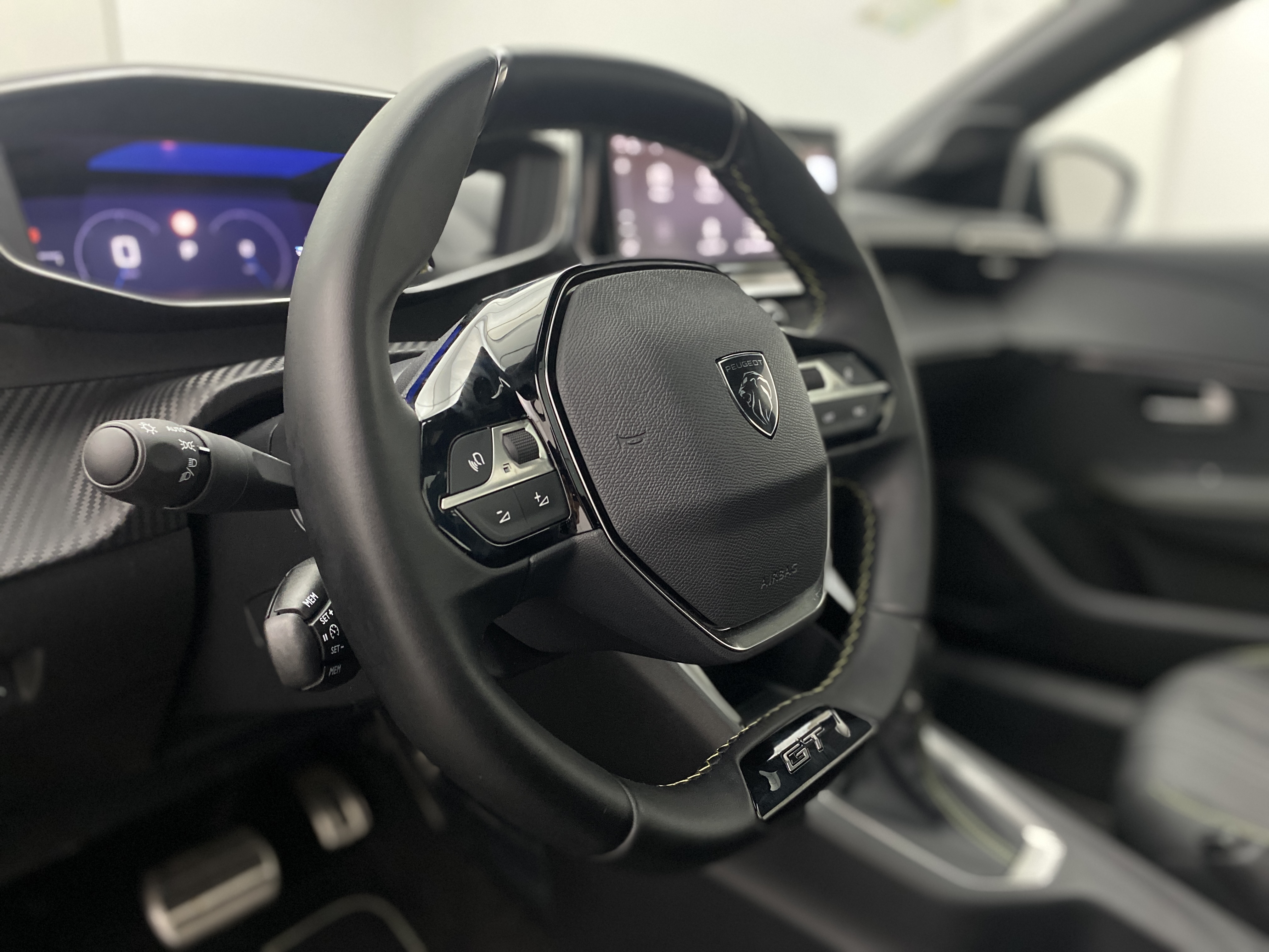 peugeot 208 gt 1.0 at