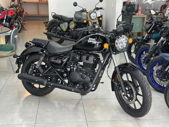 Moto Royal Enfield Meteor 350 2025 Fireball