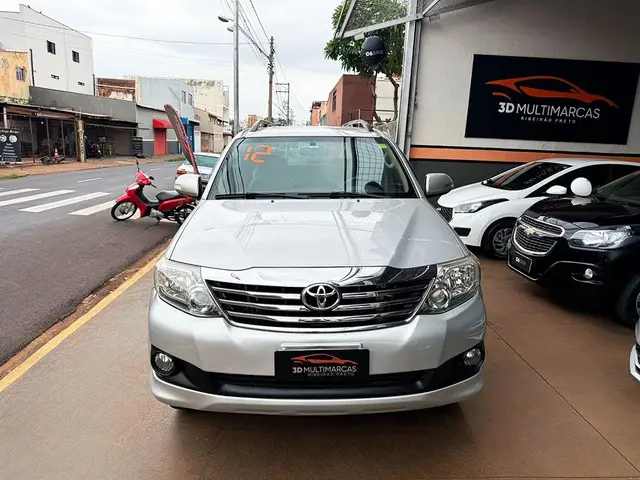 Carro Toyota Hilux SW4 2012 SR 2.7 4X2