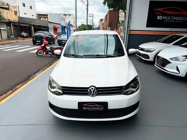 Carro Volkswagen Fox 2013 1.0 TEC (Flex) 4p