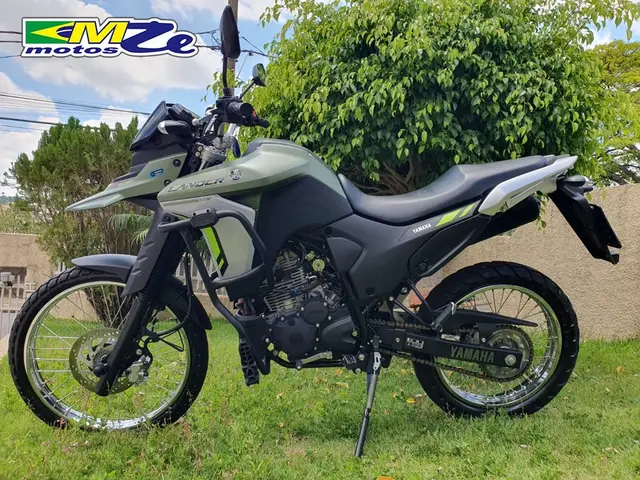 Moto Yamaha XTZ 250 Lander 2025 Connected
