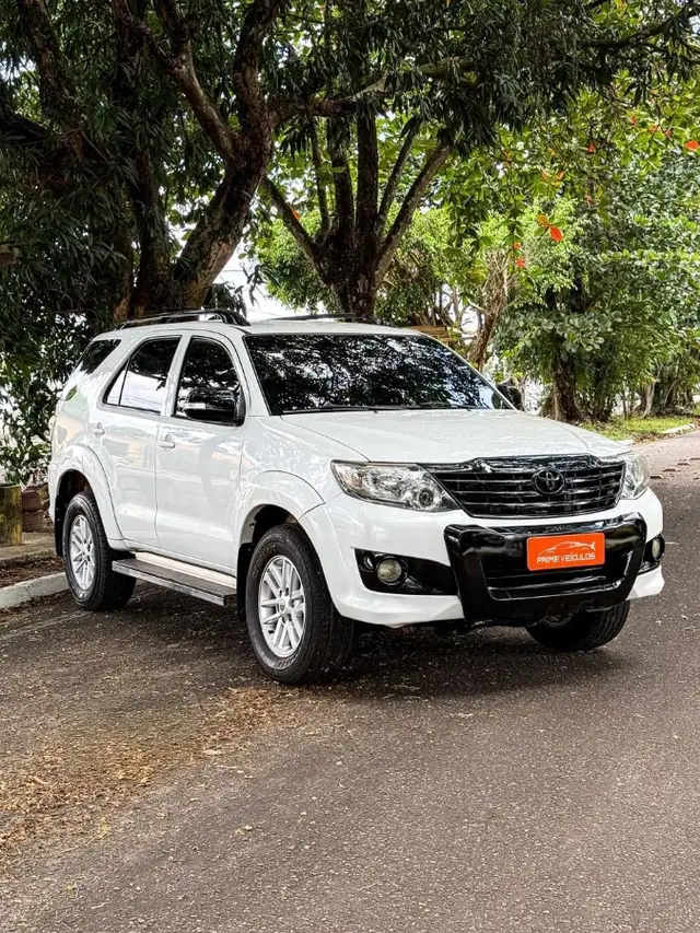 Carro Toyota Hilux SW4 2013 SR 2.7 4x2 (Flex)