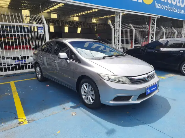 Carro Honda Civic 2015 LXS 1.8 i-VTEC (Flex)