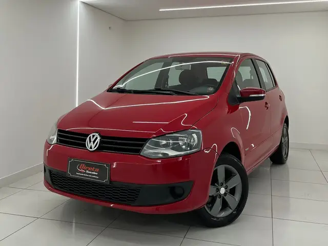 Carro Volkswagen Fox 2014 1.0 TEC (Flex) 4p