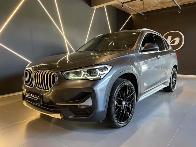 Carro BMW X1 2021 sDrive20i 2.0 Turbo (Aut.)