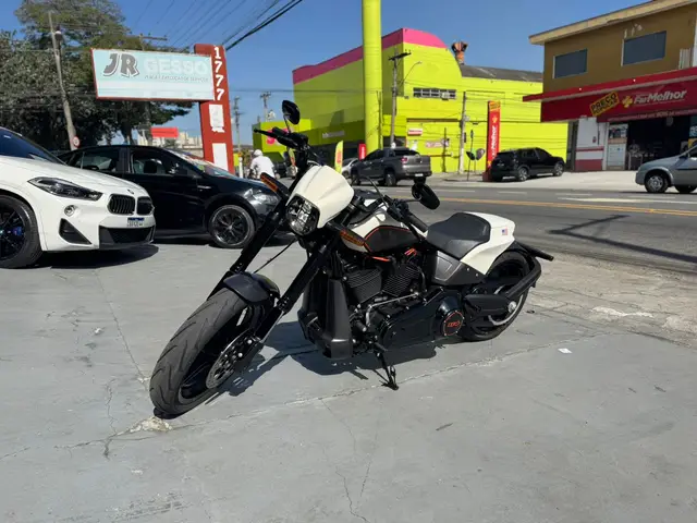 Moto Harley-Davidson FX 2019 SOFTAIL FXDR