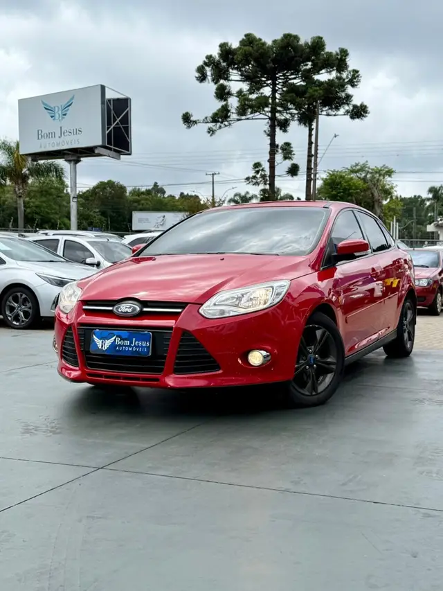 Carro Ford Focus Hatch 2014 SE Plus 2.0 16V PowerShift