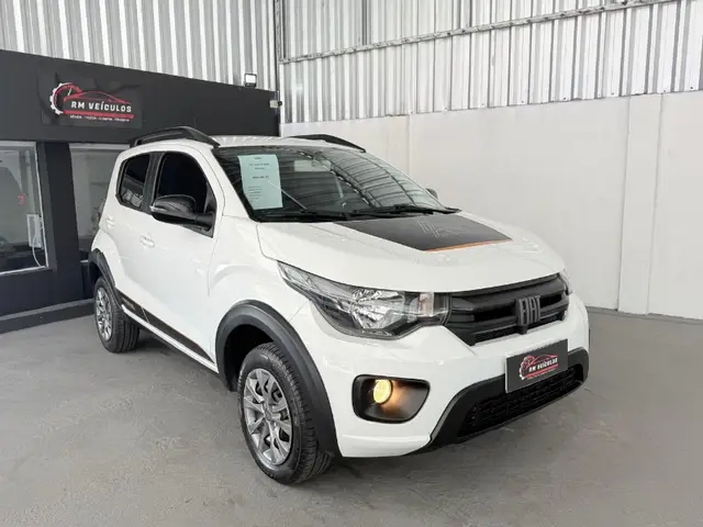 Carro Fiat Mobi 2024 Trekking 1.0