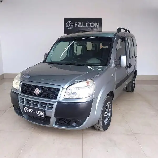 Carro Fiat Doblò 2011 HLX 1.8 16V (Flex)