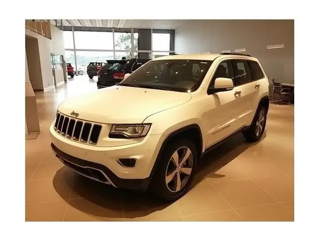 Carro Jeep Grand Cherokee 2015 3.6 V6 Laredo 4WD