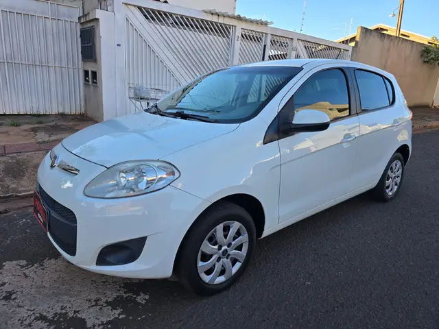 Carro Fiat Palio 2015 Attractive 1.0 Evo (Flex)