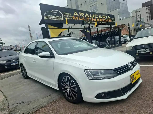 Carro Volkswagen Jetta 2014 2.0 Comfortline (Flex)