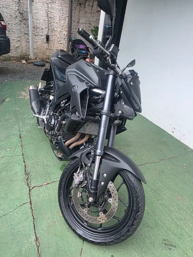 Moto Yamaha MT-03 2023 ABS