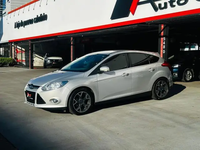 Carro Ford Focus Hatch 2015 Titanium 2.0 16V PowerShift