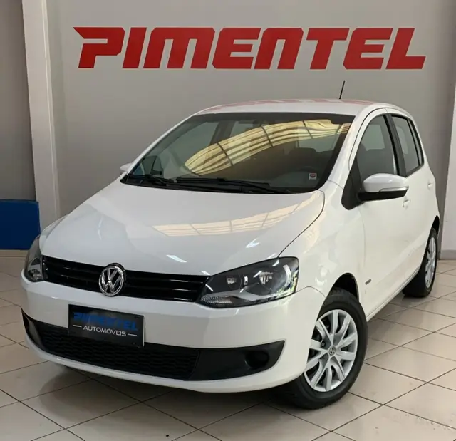 Carro Volkswagen Fox 2014 1.0 TEC (Flex) 4p
