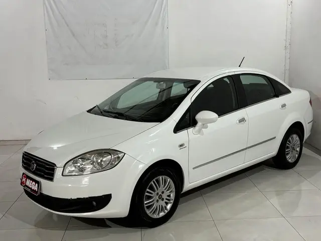 Carro Fiat Linea 2015 Essence 1.8 16V (Flex)