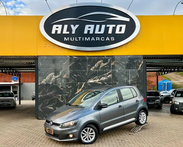 Carro Volkswagen Fox 2016 1.0 MPI Track (Flex)