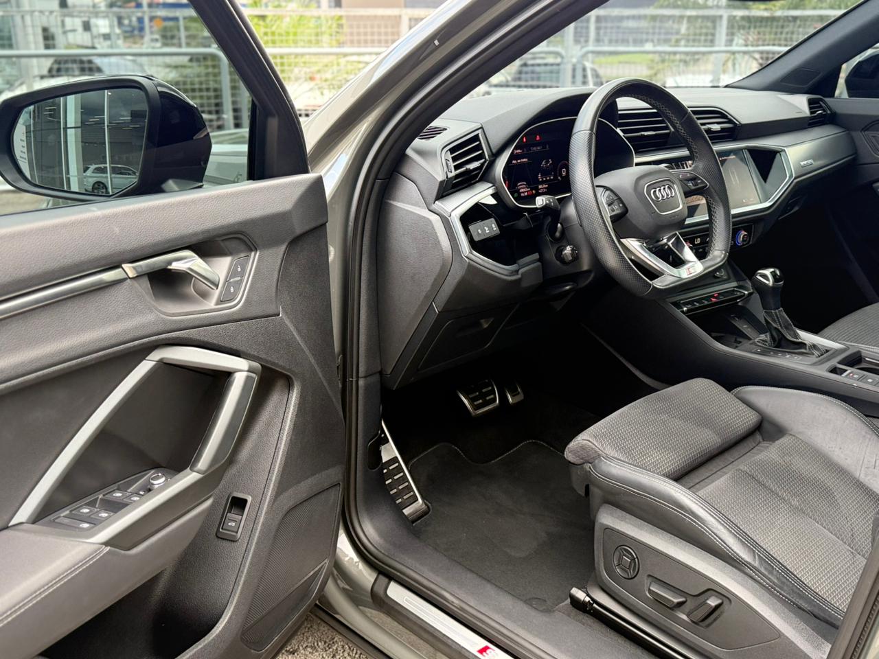 audi q3 sportback performance black 2.0