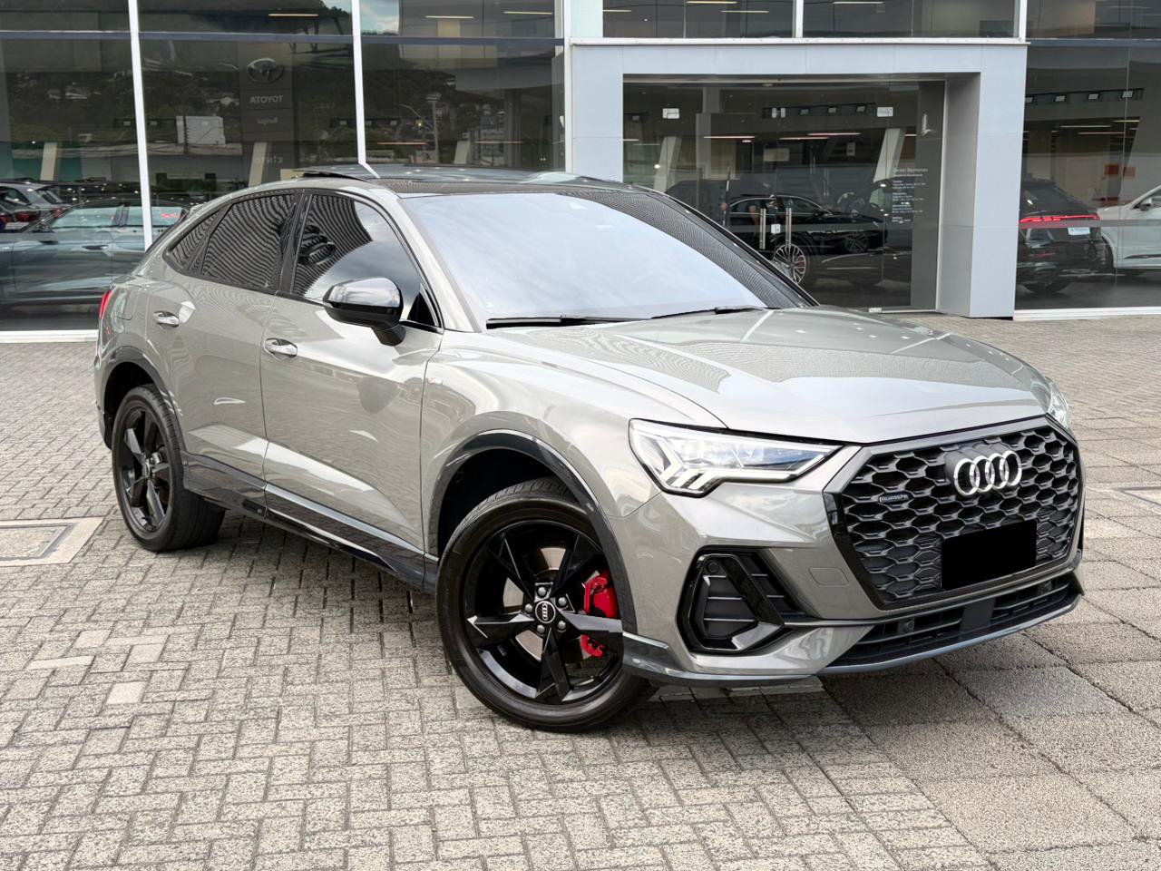 audi q3 sportback performance black 2.0