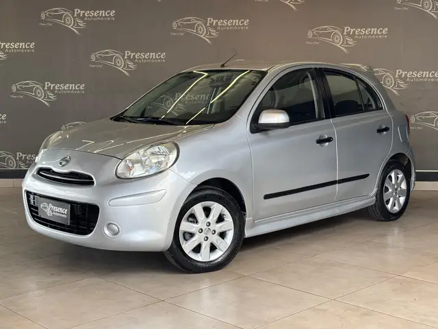 Carro Nissan March 2013 1.6 16V SV (Flex)