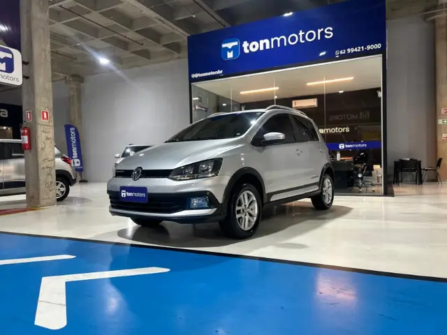 Carro Volkswagen CrossFox 2015 1.6 VHT (Flex)