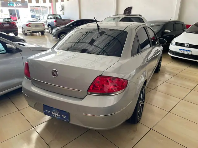 Carro Fiat Linea 2010 LX 1.9 16V (Flex)