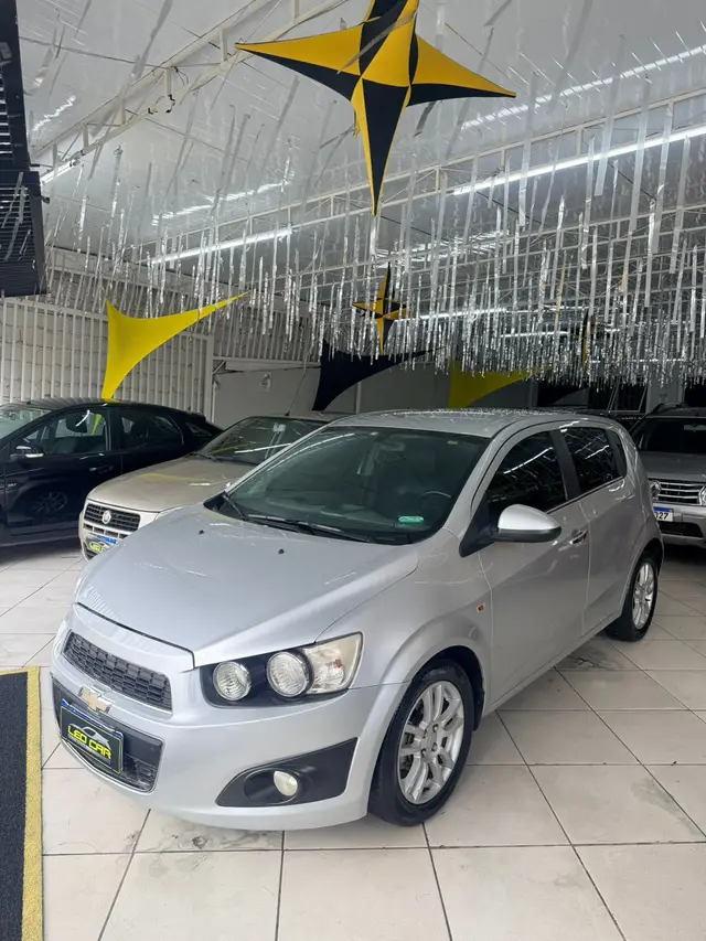 Carro Chevrolet Sonic 2013 Hatch LTZ 1.6 (Aut)