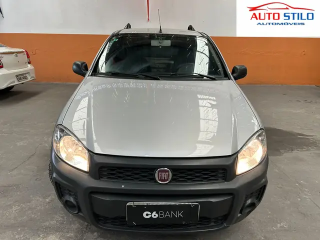 Carro Fiat Strada 2015 Working 1.4 (Flex)
