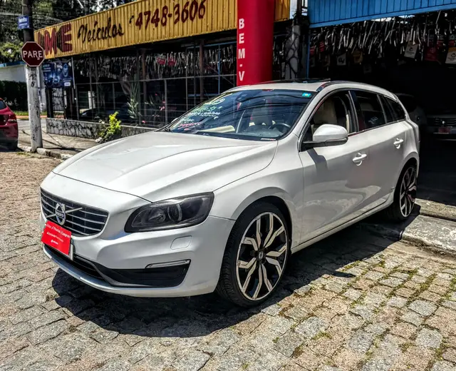 Carro Volvo V60 2016 2.0 T5 Drive-E Momentum