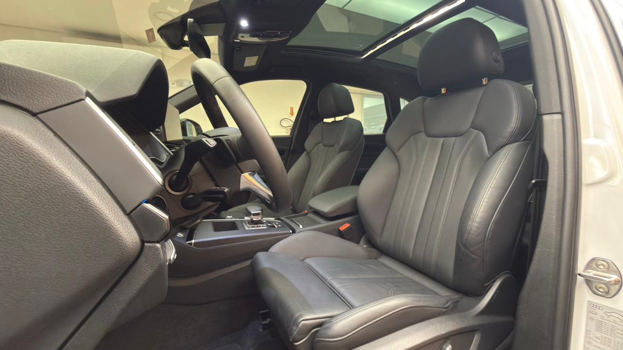 audi q5 s-line black 2.0 tfsi quat. s-tronic