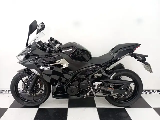 Moto Kawasaki Ninja 2020 400