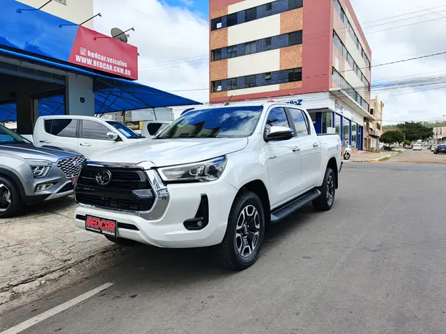 Carro Toyota Hilux Cabine Dupla 2024 SRX 4x4 2.8 Diesel