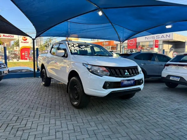 Carro Mitsubishi L200 Triton Sport 2022 GL 2.4 DID-H 4x4 (Aut)