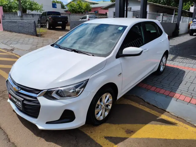Carro Chevrolet Onix 2023 LT 1.0