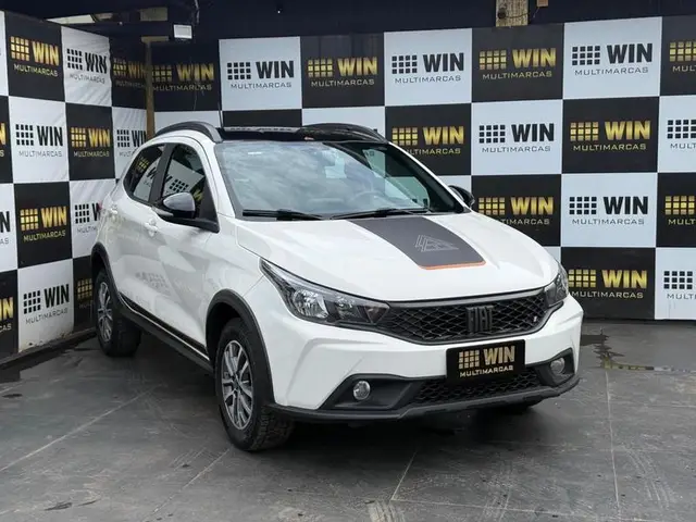 Carro Fiat Argo 2025 Trekking 1.3