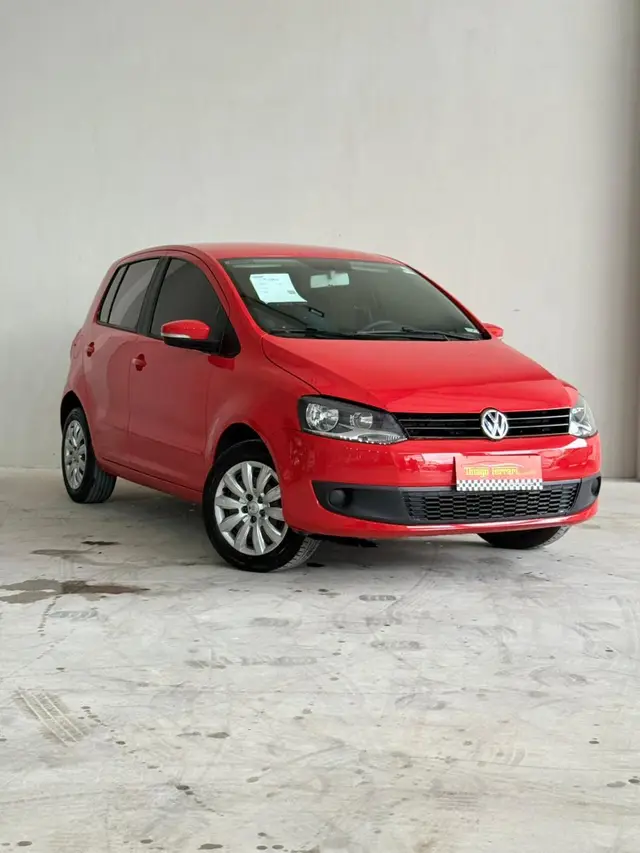 Carro Volkswagen Fox 2014 1.0 TEC (Flex) 4p