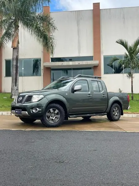 Carro Nissan Frontier 2014 2.5 TD CD 4x2 SV Attack
